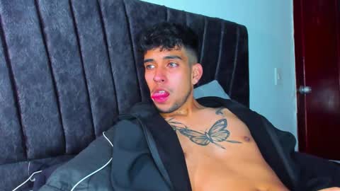 Snapshot of jei_cox chatting on 11-10-25, 12:37 jei online show from 11-10-25, 12:37