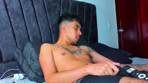 Snapshot of jei_cox chatting on 11-11-25, 02:39 jei online show from 11-11-25, 02:39