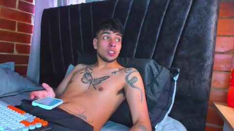 Snapshot of jei_cox chatting on 11-25-25, 01:44 jei online show from 11-25-25, 01:44