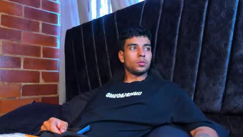 Snapshot of jei_cox chatting on 12-22-25, 12:57 jei online show from 12-22-25, 12:57