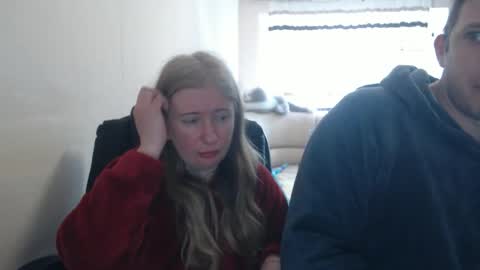 Snapshot of jenisandpeter chatting on 02-21-26, 07:42 JenisAndPeter online show from 02-21-26, 07:42