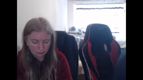 Snapshot of jenisandpeter chatting on 02-23-26, 08:01 JenisAndPeter online show from 02-23-26, 08:01