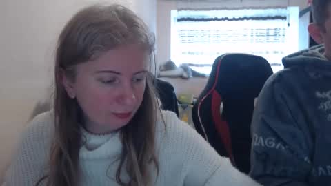 Snapshot of jenisandpeter chatting on 03-04-26, 07:36 JenisAndPeter online show from 03-04-26, 07:36