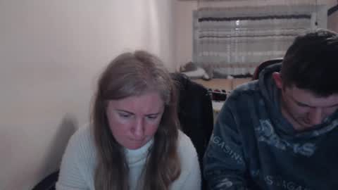 Snapshot of jenisandpeter chatting on 03-06-26, 07:32 JenisAndPeter online show from 03-06-26, 07:32