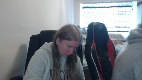 Snapshot of jenisandpeter chatting on 03-13-26, 07:37 JenisAndPeter online show from 03-13-26, 07:37