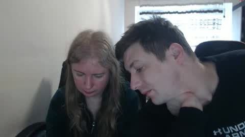 Snapshot of jenisandpeter chatting on 03-18-26, 06:16 JenisAndPeter online show from 03-18-26, 06:16