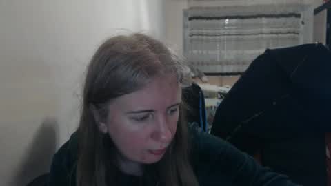 Snapshot of jenisandpeter chatting on 03-18-26, 06:22 JenisAndPeter online show from 03-18-26, 06:22