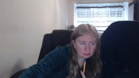 Snapshot of jenisandpeter chatting on 03-19-26, 06:28 JenisAndPeter online show from 03-19-26, 06:28