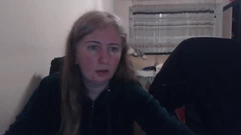 Snapshot of jenisandpeter chatting on 03-19-26, 06:56 JenisAndPeter online show from 03-19-26, 06:56