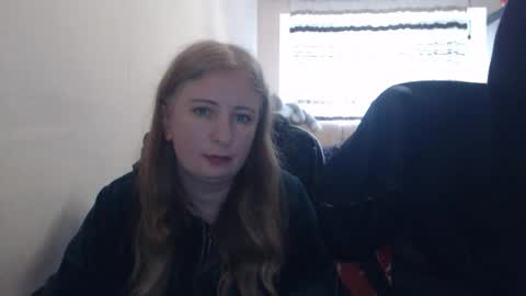 Snapshot of jenisandpeter chatting on 03-21-26, 08:30 JenisAndPeter online show from 03-21-26, 08:30