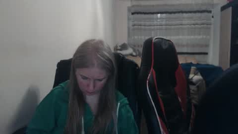 Snapshot of jenisandpeter chatting on 03-23-26, 06:56 JenisAndPeter online show from 03-23-26, 06:56