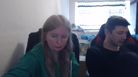 Snapshot of jenisandpeter chatting on 03-27-26, 07:36 JenisAndPeter online show from 03-27-26, 07:36