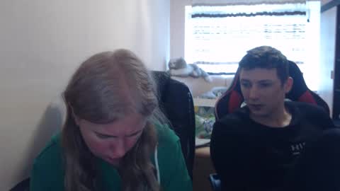 Snapshot of jenisandpeter chatting on 03-28-26, 08:36 JenisAndPeter online show from 03-28-26, 08:36