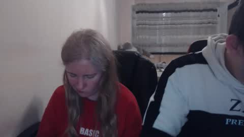 Snapshot of jenisandpeter chatting on 04-12-26, 08:03 JenisAndPeter online show from 04-12-26, 08:03