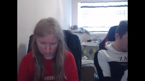 Snapshot of jenisandpeter chatting on 04-13-26, 08:09 JenisAndPeter online show from 04-13-26, 08:09