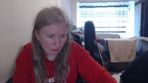 Snapshot of jenisandpeter chatting on 04-14-26, 05:13 JenisAndPeter online show from 04-14-26, 05:13