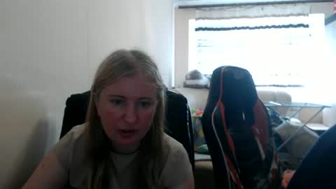 JenisAndPeter online show from 06-14-26, 04:09