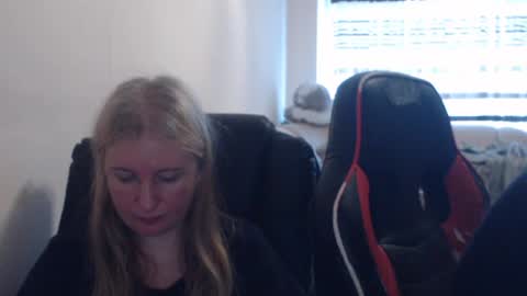 JenisAndPeter online show from 06-21-26, 06:05