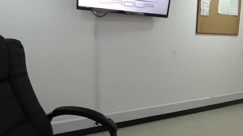 jenn online show from 02-11-26, 06:46