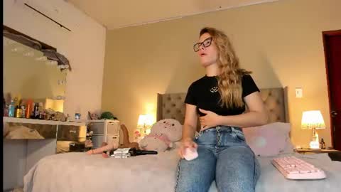 Snapshot of jenna1_ chatting on 07-12-26, 01:02 JENNA online show from 07-12-26, 01:02