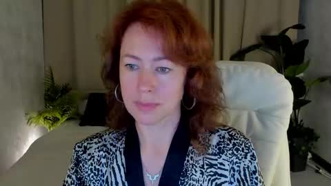 Snapshot of jennali1 chatting on 06-08-26, 04:02 Jenna online show from 06-08-26, 04:02