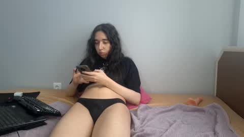 Snapshot of jennalore chatting on 02-04-25, 12:00 JennaLore online show from 02-04-25, 12:00