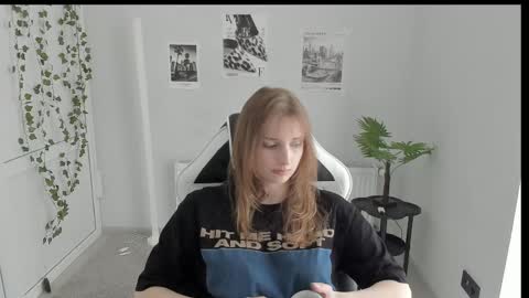 Karla online show from 05-27-26, 12:24