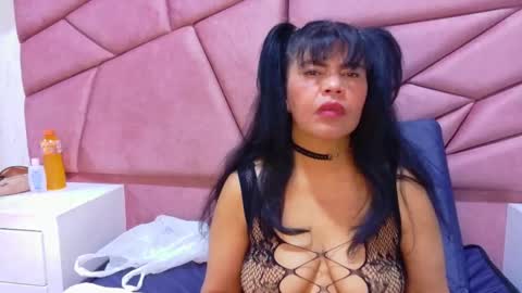 Jennifer online show from 03-26-26, 01:33