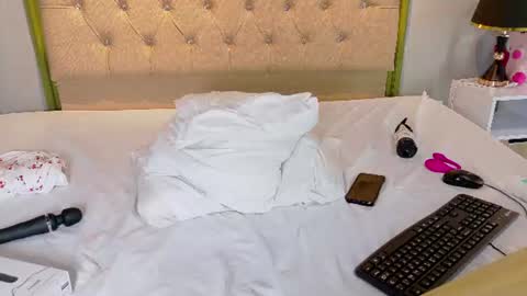 jenny__lawrence online show from 07-17-26, 12:06