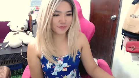 Snapshot of jenny_fromphil chatting on 12-11-24, 04:20 Jenny online show from 12-11-24, 04:20