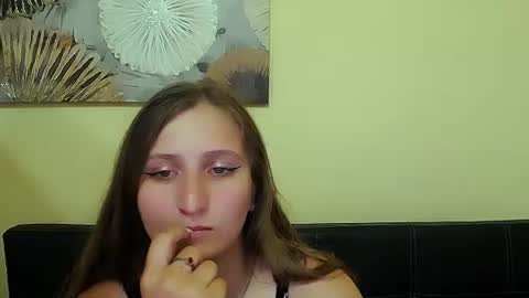 Snapshot of jenny_smille_ chatting on 06-18-26, 09:47 jenny_smille_ online show from 06-18-26, 09:47