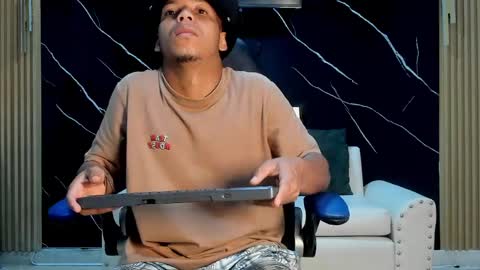 jerr_max1 online show from 05-22-26, 11:54