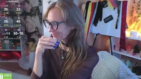 jesica_moon_peachyy online show from 07-03-26, 04:08