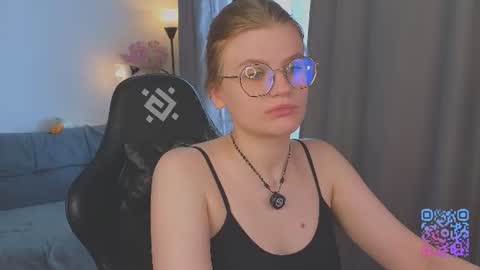 Snapshot of jess0e9 chatting on 06-21-26, 02:08 JessieVibes online show from 06-21-26, 02:08