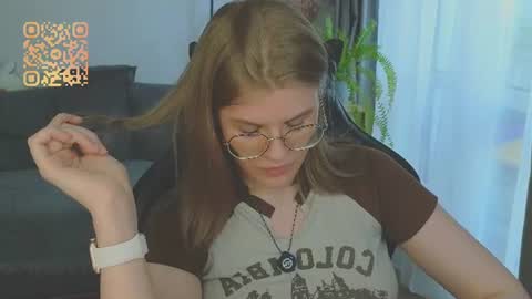 Snapshot of jess0e9 chatting on 07-18-26, 02:10 JessieVibes online show from 07-18-26, 02:10