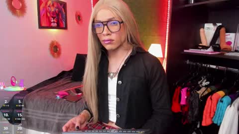 Jess online show from 10-10-25, 04:11