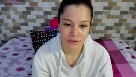 Snapshot of jessica_robertss chatting on 05-05-26, 08:39 jessimodel independient online show from 05-05-26, 08:39