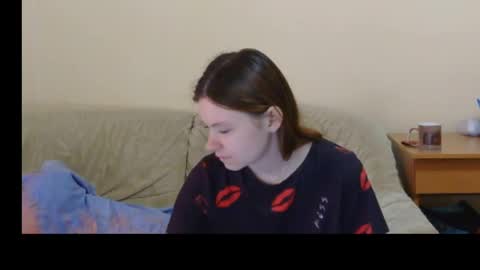 jessicaholland1 online show from 04-15-26, 06:53