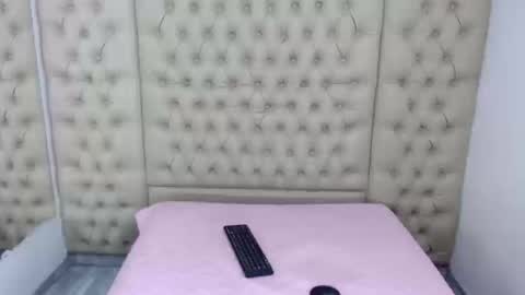 Snapshot of jessicahott01 chatting on 09-11-25, 09:04 Jessica online show from 09-11-25, 09:04