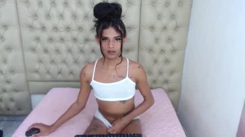 Snapshot of jessicahott01 chatting on 09-30-25, 08:03 Jessica online show from 09-30-25, 08:03