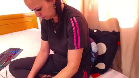 Snapshot of jessiestar3 chatting on 03-18-26, 12:19 jessiestar3 online show from 03-18-26, 12:19