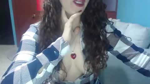 Snapshot of jessymoon00 chatting on 06-22-26, 04:37 jessy online show from 06-22-26, 04:37