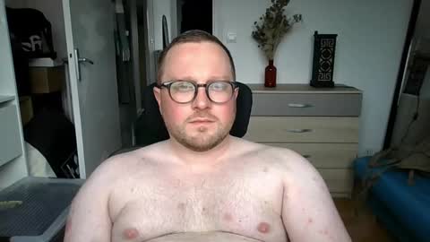 jeuneloup92 online show from 04-14-26, 04:24