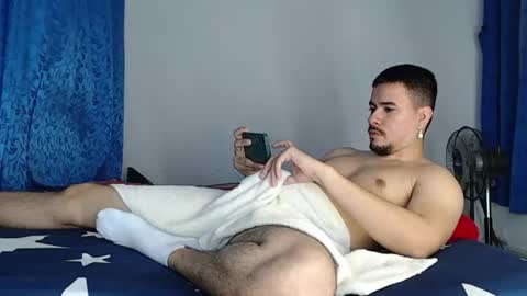 Snapshot of jeycob_happy97 chatting on 06-27-26, 12:22 Juan David online show from 06-27-26, 12:22