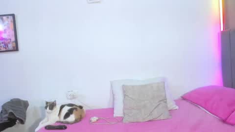 jhackelin  My independent account online show from 04-19-26, 04:45