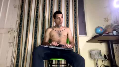Snapshot of jharol_cardona chatting on 06-22-26, 02:24 Jharol online show from 06-22-26, 02:24