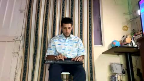 Snapshot of jharol_cardona chatting on 06-23-26, 01:03 Jharol online show from 06-23-26, 01:03