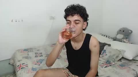 Snapshot of jhonay__cute chatting on 08-01-26, 12:32 jhonay__cute online show from 08-01-26, 12:32