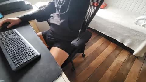 Snapshot of jhony_xx chatting on 09-27-25, 06:02 Jhonny y Naty online show from 09-27-25, 06:02