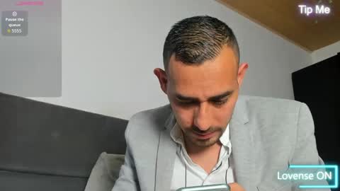 Jhony Alzate online show from 05-25-26, 12:27